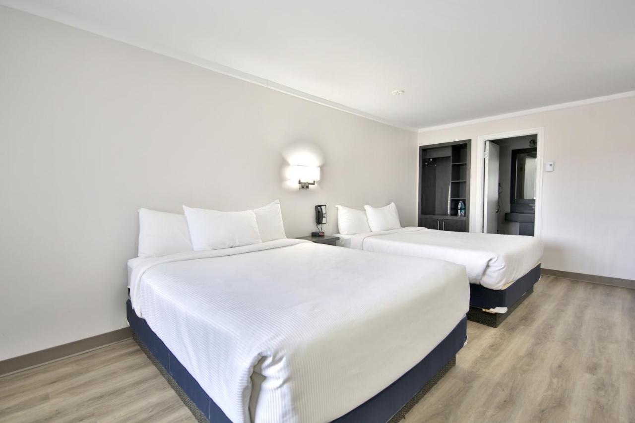 Motel Newstar 라발 외부 사진