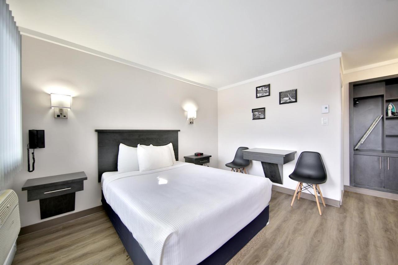 Motel Newstar 라발 외부 사진